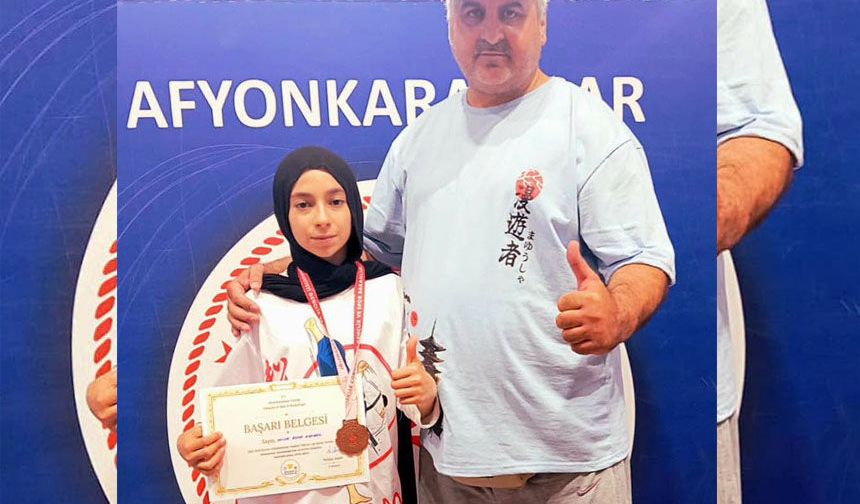 Erzincanlı Sporcu Halime Zümra Albayrak’tan Türkiye Üçüncülüğü