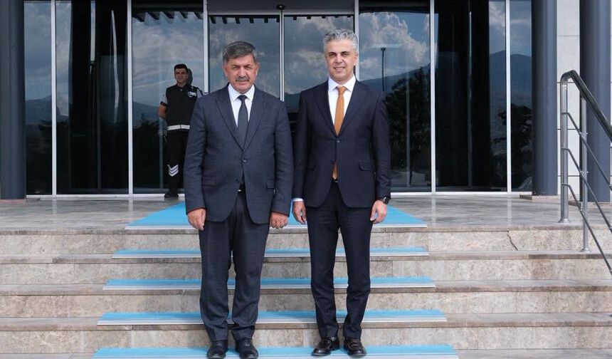 Başkan Aksun’dan Rektör Kuyrukluyıldız’a Hayırlı Olsun Ziyareti