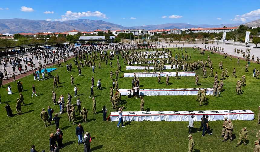 Erzincan’da Bedelli Askerlerin Yemin Heyecanı