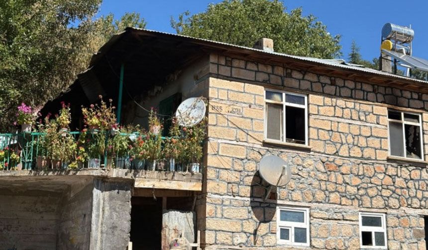 Elazığ’da Üykü Çifti Son Yolculuğuna Uğurlandı: Olay Çok Yönlü Araştırılıyor