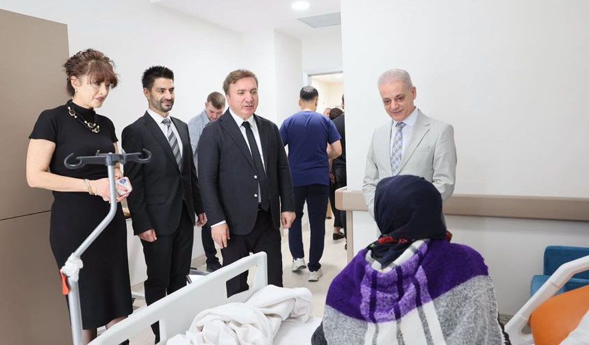 Vali Aydoğdu Hastanede Tedavi Gören Hastaları Ziyaret Etti