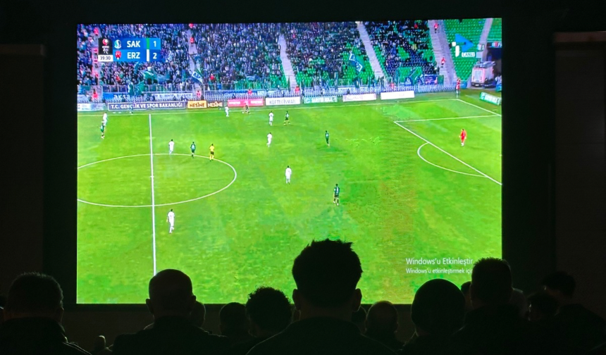 Erzincanspor, Lider Sakaryaspor Karşısında İlk Yarıyı Önde Kapattı
